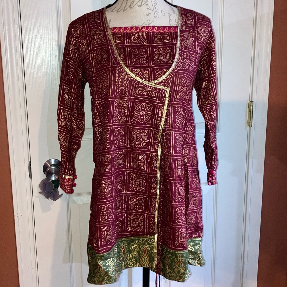 NWT Ethnic Tunic Top Maroon sz Small by Limelight